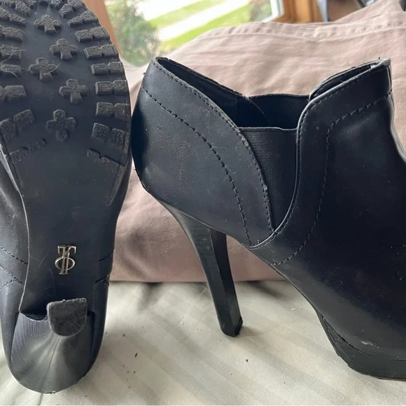 Black heels - Picture 5 of 6